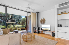 Privately Managed Golf View Villa 3 Bangalay Villas, Shoalhaven Heads